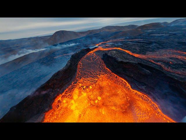 FPV Drone Flight into the Iceland Volcano PT1