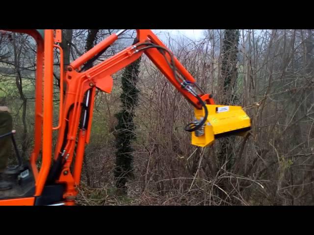 Trincia DA52 @GhediniAttachments  su #yanmar  SV 15