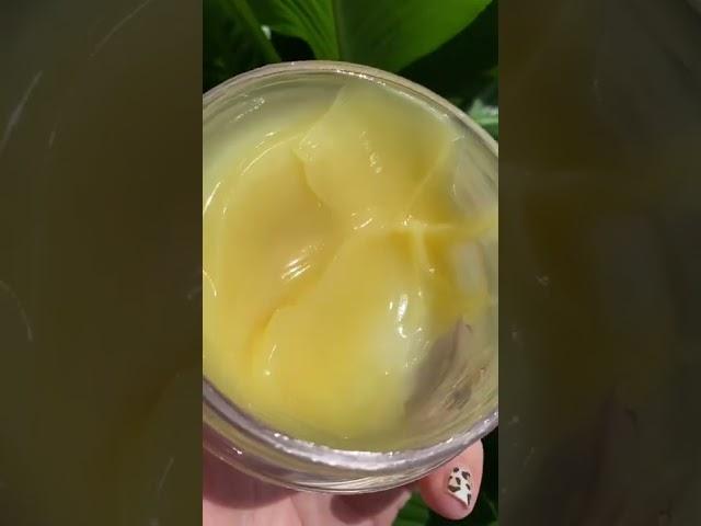 My favorite cleansing balm! Like, look at this texture! #elemis #cleansingbalm #skincare