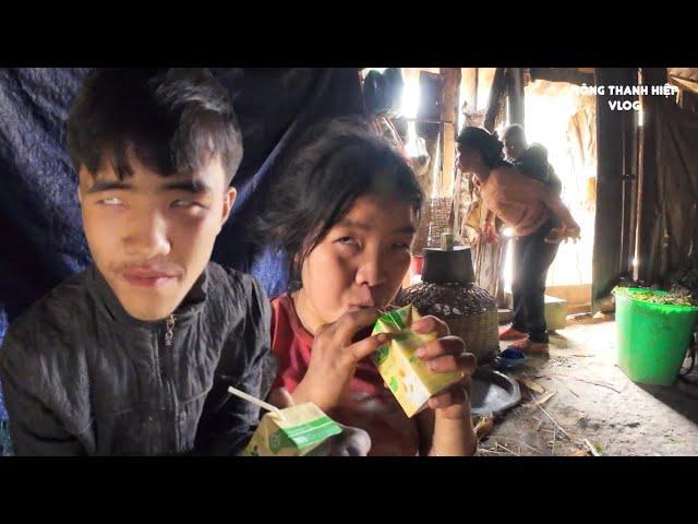 Xót Xa Em Mỷ, Em Chứ Hơn 20 Năm Không Nhìn Thấy Ánh Sáng