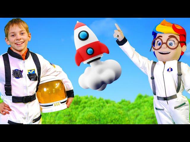 The Kids play astronauts on a rocket ship ‍