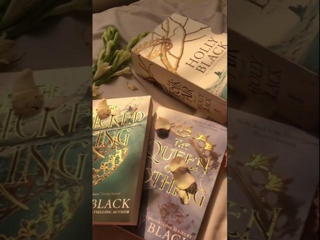 THEY ARE GORGEOUS STUNNING #ytshorts #booktok #hollyblack