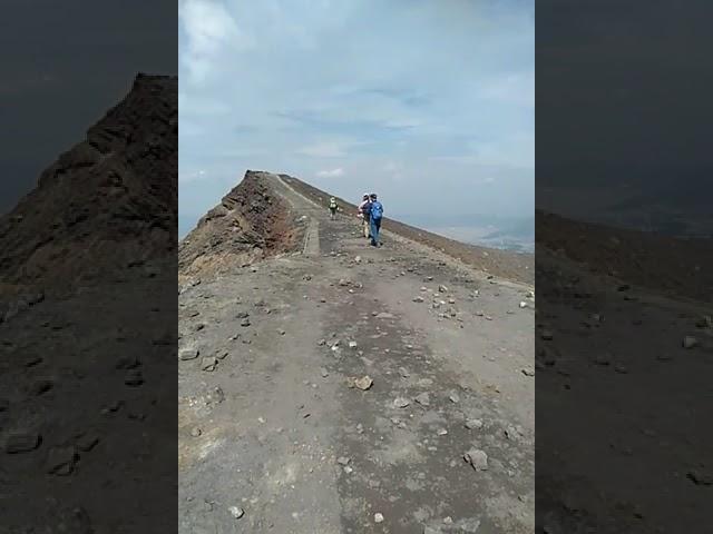 熊本県阿蘇火山口！