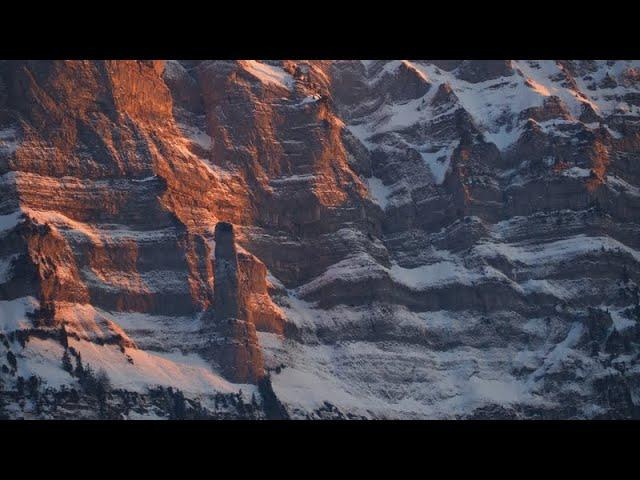 Bregenzerwald Kanisfluh: Abendflug zur Wirmsul - 30 m Felspfeiler in der Nordwand der Kanisfluh