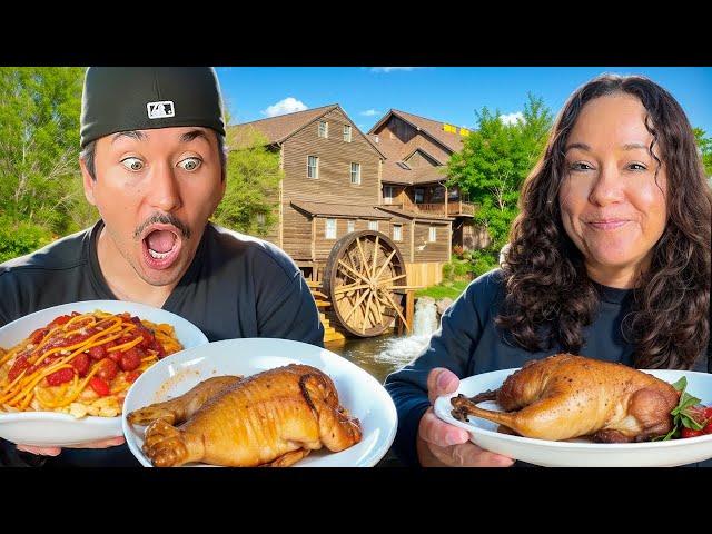 Eating at The MOST VIRAL Restaurant in Tennessee... (27,000 / 5 STARS REVIEWS)