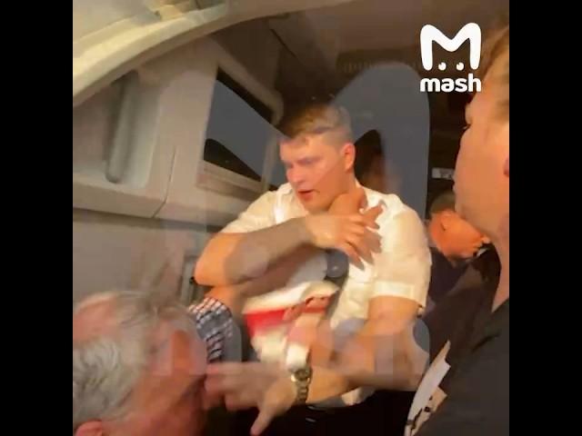 Бортпроводник подрался с пассажиром на рейсе #Сочи — #Москва