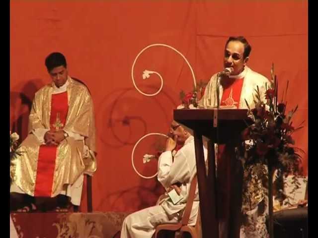 Midnight mass at St Peter's Church, Bandra