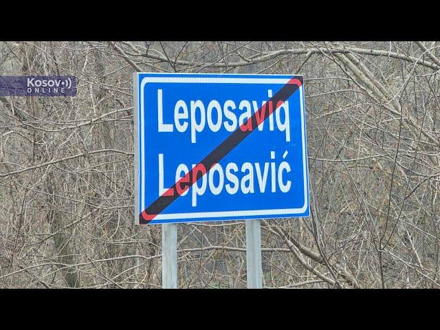 Leposavić, Zamena i postavljanje dvojezičnih tabli