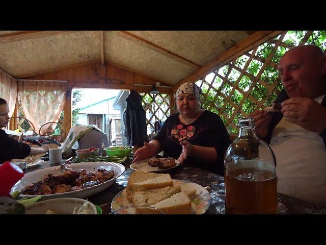ДАЧА/ПРИЕХАЛИ ДЕТИ С ВНУКАМИ/ЖАРИМ ШАШЛЫКИ/СЕМЕЙНЫЙ ОБЕД/СЫНОК ПОМОГ/ГУЛЯЮ С ВНУКОМ/ВСЁ ЦВЕТЁТ ПАХНЕ
