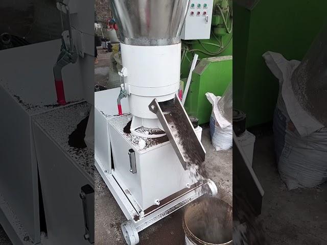 New Color Design KL300 Feed Pellet Machine