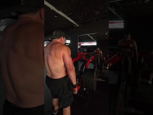 When you refuse to quit, deadlifting and then shrugging 12 plates. Almost 600 pounds..