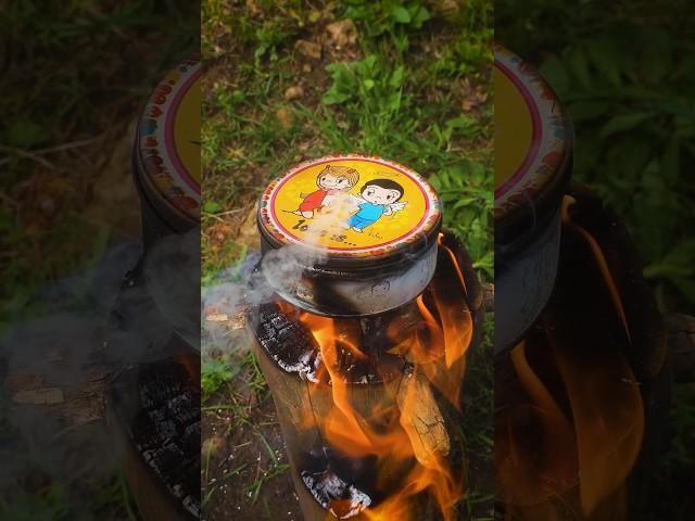 He shows a great SURVIVAL skills in the wild! #bushcraft #survival #lifehacks