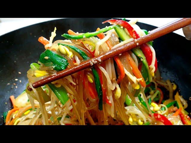 The crunchy bean sprout japchae without meat is really easy and delicious.