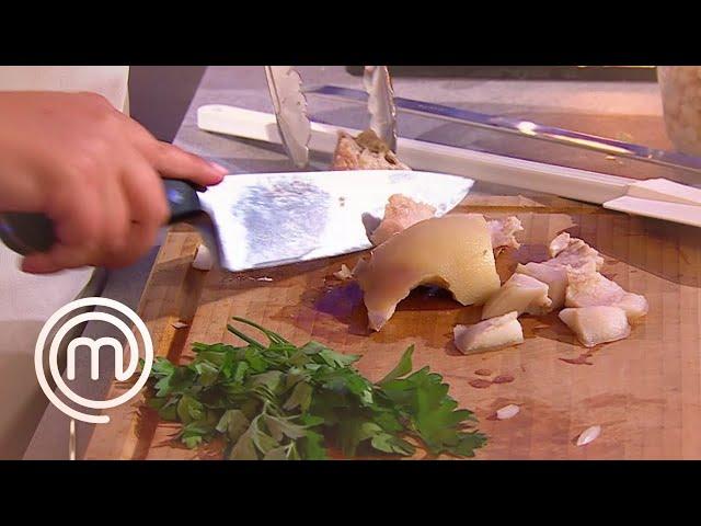 Alessandro a leșinat, după ce s-a tăiat la unul dintre degete! | MasterChef S9