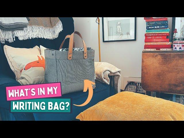 WHAT'S IN MY BAG? The Essentials From My Writing Desk Inside My Bag