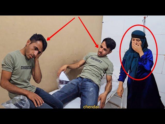 Sudden Trip: Majid is sent to the hospital in the midst of Mahtab's illness