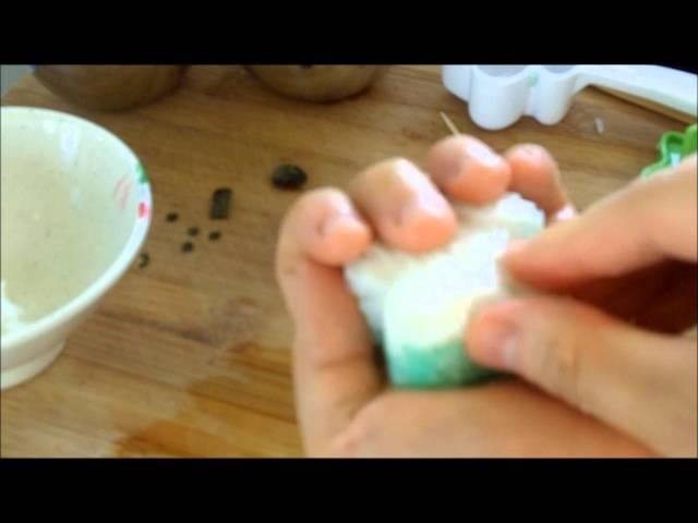 How to Make a Two Color Airplane Onigiri