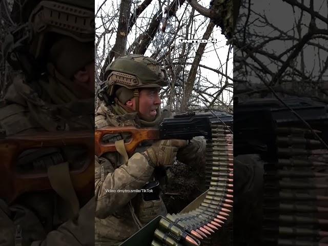 Ukrainian Soldier Opens Fire On Russian Positions With Machine Gun #warinukraine