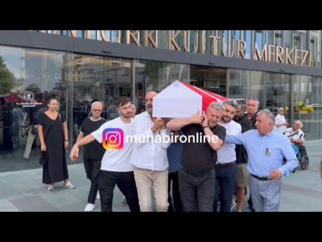 Kenan Işık’ın (76) Cenaze Törenine Katılan Tüm Ünlüler ve Bütün Görüntüler..