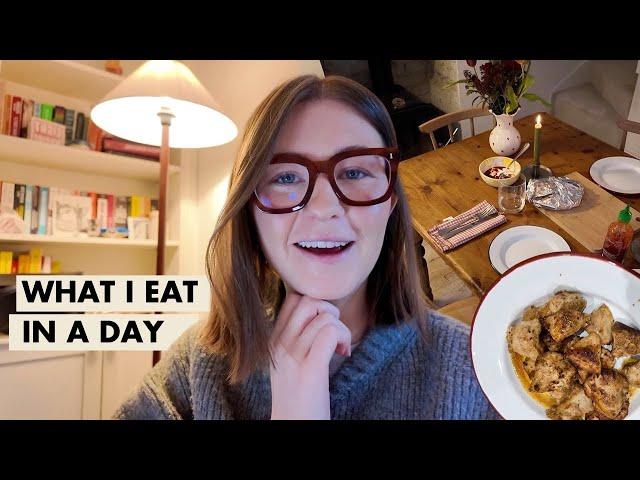 What I eat in a normal day ft. tuna bagel, chicken flatbreads I Vlogmas day 10