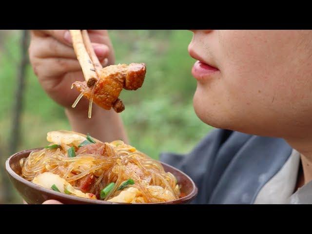 山药视频：猪肉炖粉条，一人吃一锅，看着就过瘾