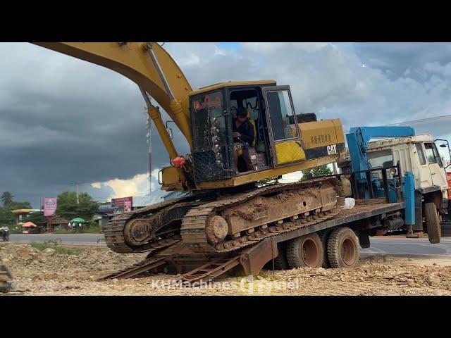 Dangerous!!  Excavator Transport Down The Hill || Skill Driver||