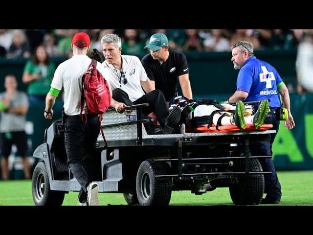 Eagles DT Moro Ojomo immobilized, carted off field with head, neck injury