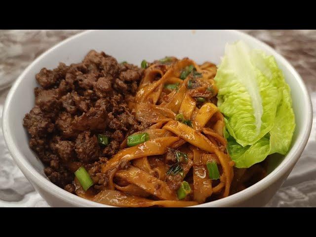 Chilli Garlic Noodle with Minced Chicken