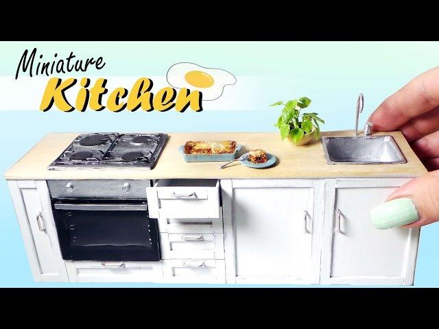 Miniature Kitchen Tutorial // Dolls/Dollhouse DIY