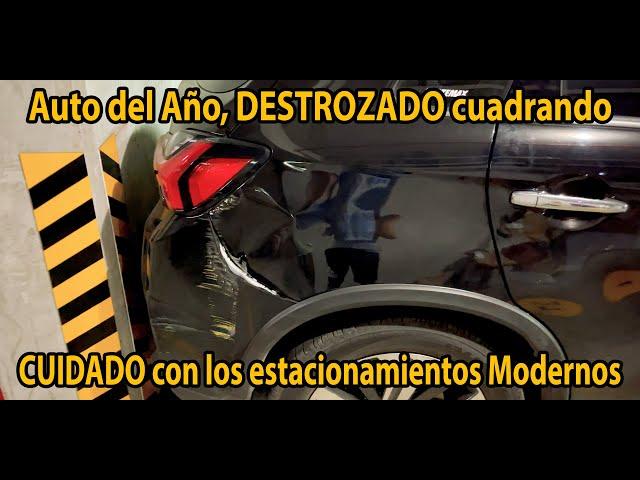 Destroza AUTO NUEVO en estacionamiento MODERNO