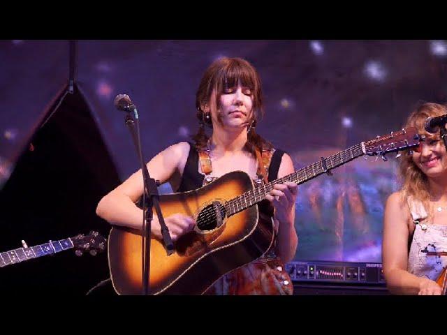 Molly Tuttle "White Freightliner Blues" 7/30/22 Ossipee Valley Music Festival