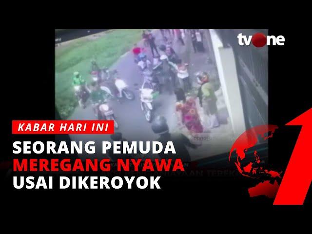 Detik-detik Pengeroyokan Jukir Oleh Belasan Pemuda di Makassar | Kabar Hari Ini tvOne