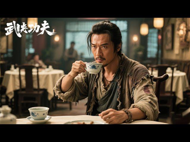 Kung Fu Movie! A peerless master hides in a hotel, causing the arrogant villain to cower in fear.