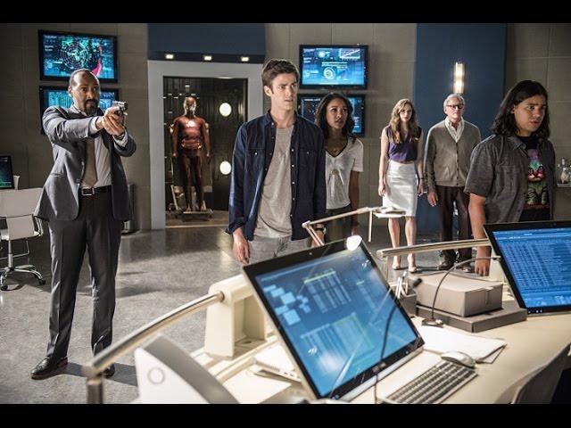 Comic Uno The Flash Season 2 Episode 1 "The Man Who Saved Central City" SEASON PREMIERE (TV Review)