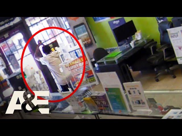 Criminal Gets TRAPPED in Store & BEGS for Mercy | I Survived a Crime | A&E