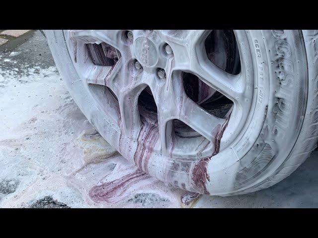 Wheel clean using Yumcars products