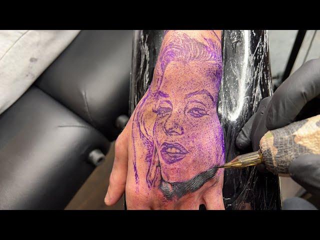 LIVE TATTOO: Marylin Monroe Hand Tattoo 