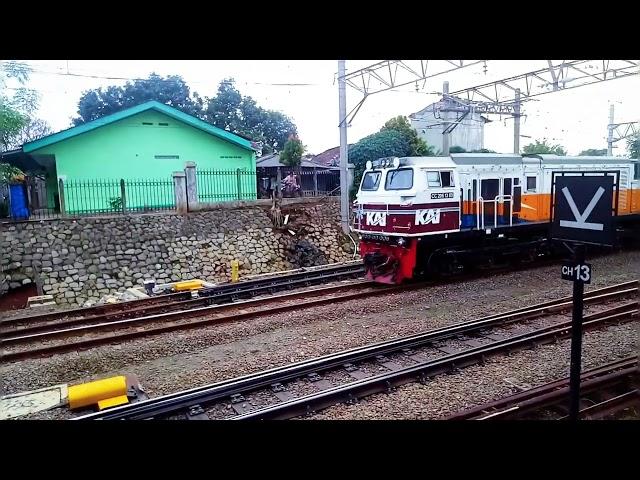  LIHAT KERETA API KRL BERSAMA BANG BOCIL DI SEKITAR SERPONG