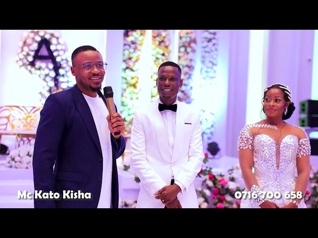 ALIKIBA awaonesha watu PISI yake ya Utotoni ukumbini | Asimamisha PISI ya zamani ya Abdu Kiba pia