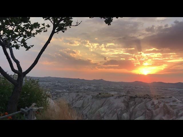 Kapadokya Kızılçukur Vadisi gün batımı ve vadi manzarası