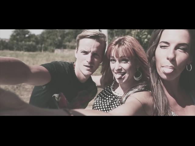 Sunlips - Úsmevy na fotkách ( official videoklip ) / 2015