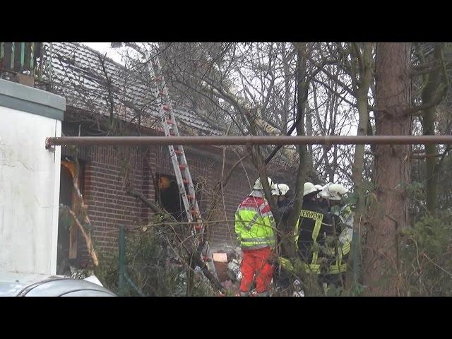 Wohnhaus brennt vollständig aus in Rösrath-Forstbach am 03.01.2015 + O-Ton