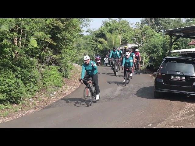 KOMBES POL AGUS ROHMAT BERSAMA STAF DAN ANGGOTA POLRES GUNUNG KIDUL GOWES SUSUR PANTAI DI YOGYAKARTA