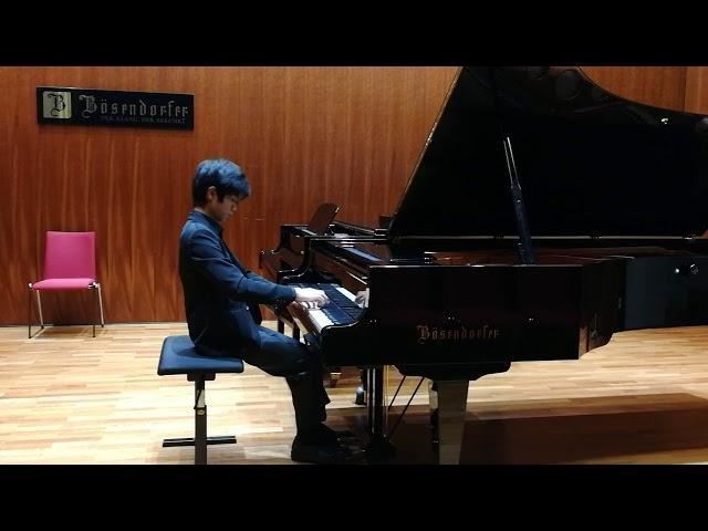 Johann Zhao plays Liszt La Campanella