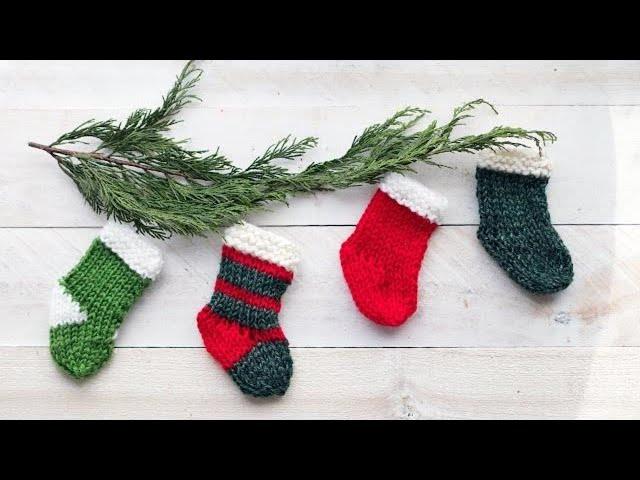 How to Knit Easy Mini Christmas Stockings