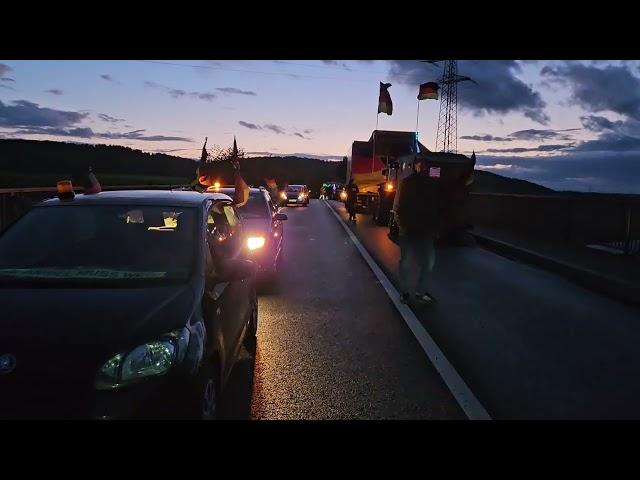 19.04.2024 Großwallstadt: Brückenleuchten - Auf der Brücke