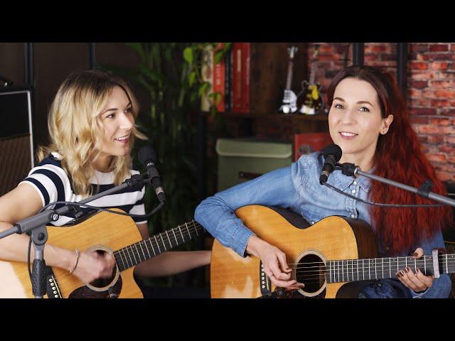 Hazy Shade Of Winter - MonaLisa Twins (Simon & Garfunkel Cover) // MLT Club Duo Session