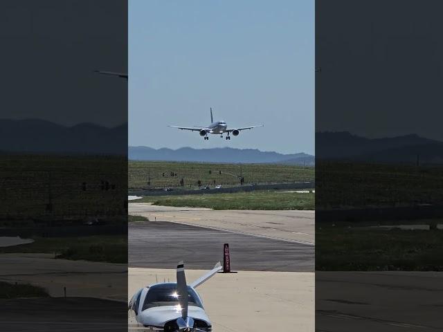 American Airbus a319/DFW-SBP/AA2087/N766US