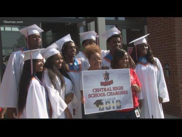 Macon-Bibb graduates visit former elementary schools