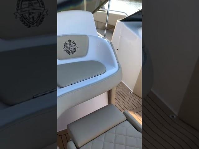 Аренда катера Pioneer в Санкт-Петербурге от компании "Питер с воды".